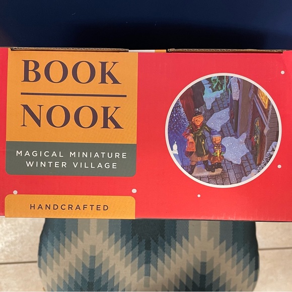 ❄️ Handcrafted Book Nook Magical Miniature Winter Village ❄️ - Picture 2 of 5